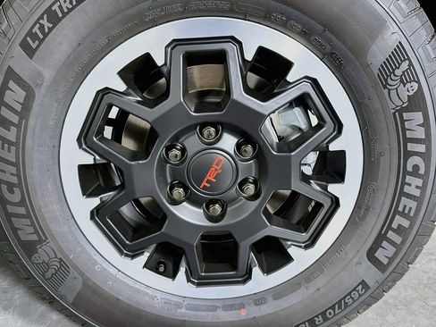 New 2026 Toyota 4Runner TRD Off-Road Premium AWD/4WD image 31