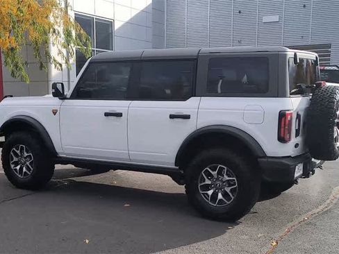Used 2024 Ford Bronco Badlands image 6