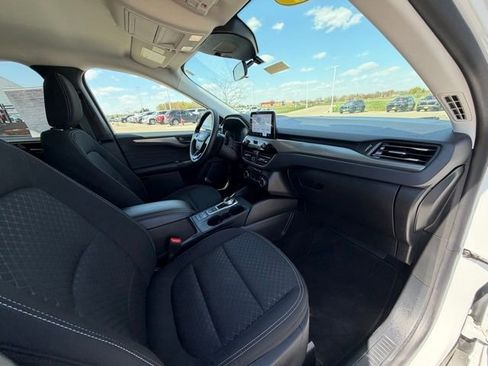 Used 2025 Ford Escape Active AWD/4WD image 22