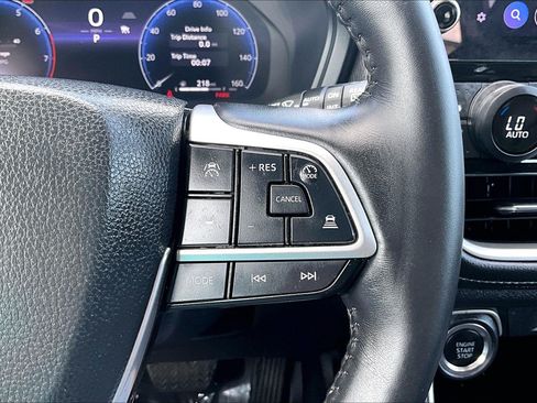 Used 2025 Toyota Grand Highlander AWD image 18