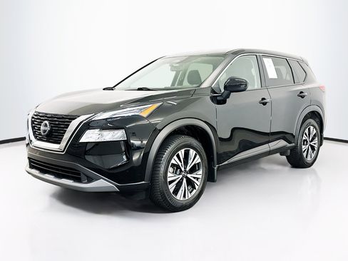Used 2023 Nissan Rogue SV image 3