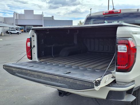 Used 2026 GMC Canyon AT4 w/ Technology Plus Package AWD/4WD image 16