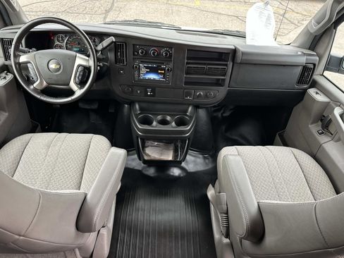 Certified 2017 Chevrolet Express 2500 image 15