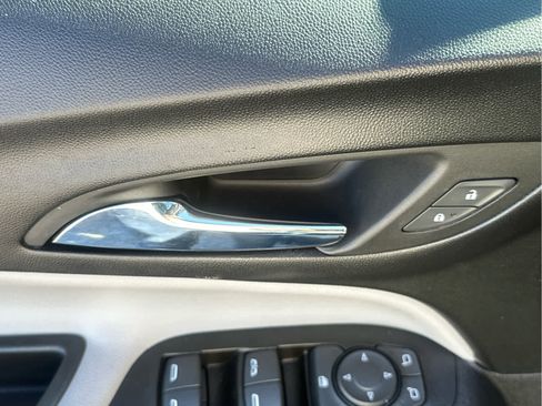 Certified 2023 Chevrolet Equinox LT w/ Driver Convenience Package image 19