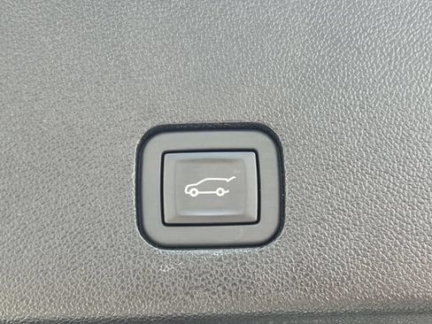 Certified 2024 Cadillac XT6 Premium Luxury w/ Technology Package AWD/4WD image 11
