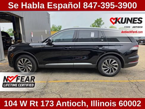 Used 2025 Lincoln Aviator AWD image 7