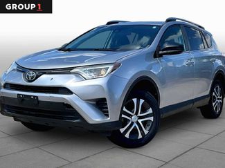 Used 2017 Toyota RAV4 LE FWD video 1