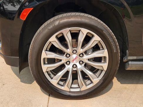 Used 2023 GMC Yukon XL Denali w/ LPO, Floor Liner Package AWD/4WD image 9