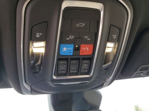 New 2025 Jeep Grand Cherokee Limited w/ Black Appearance Package image 14