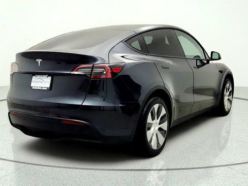 Used 2024 Tesla Model Y Long Range RWD image 5