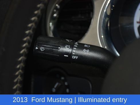 Used 2013 Ford Mustang Premium image 17