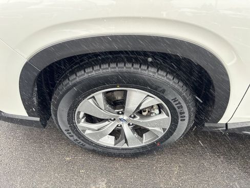 Certified 2023 Subaru Ascent Premium w/ Convenience Package image 8