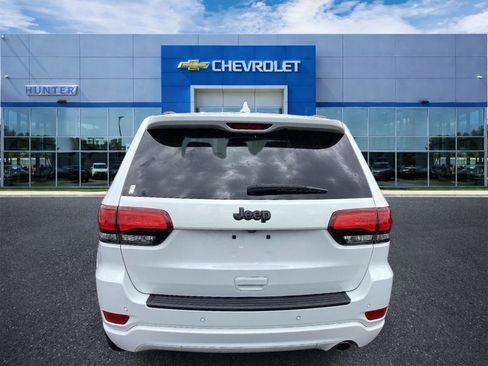 Used 2019 Jeep Grand Cherokee Altitude RWD image 3