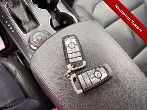 Used 2018 Ford Explorer XLT w/ Equipment Group 202A AWD/4WD image 28
