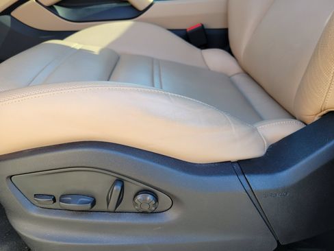 Certified 2024 Porsche Cayenne S AWD/4WD image 25