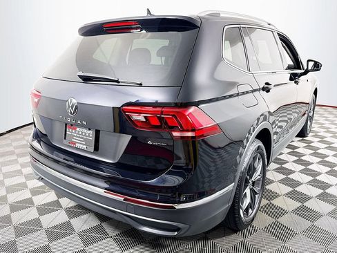 Used 2022 Volkswagen Tiguan SE AWD/4WD image 7