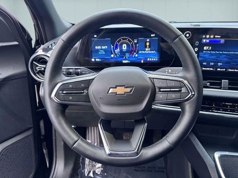 Used 2025 Chevrolet Equinox LT image 17