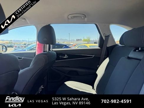 Certified 2022 Kia Sorento S FWD image 9