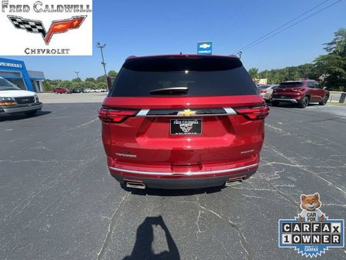 Used 2023 Chevrolet Traverse Premier FWD image 37