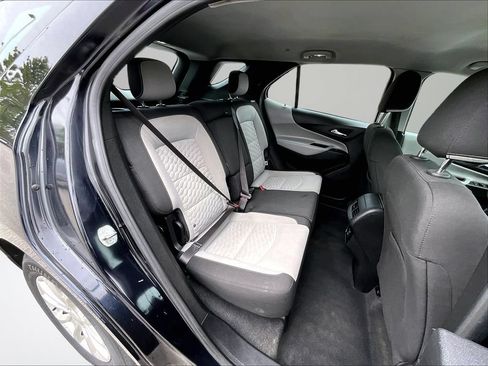 Used 2020 Chevrolet Equinox LS FWD image 28