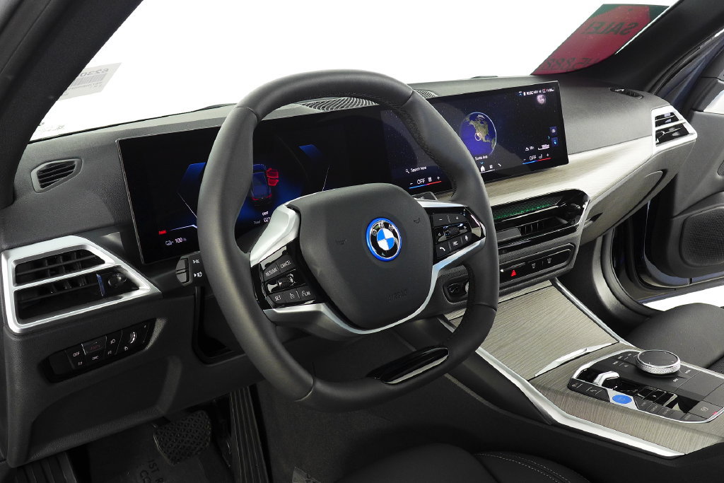 Certified 2025 BMW i4 eDrive40 RWD image 31