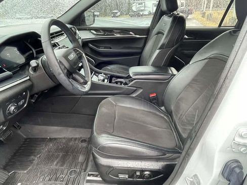 Used 2023 Jeep Grand Cherokee Trailhawk image 13