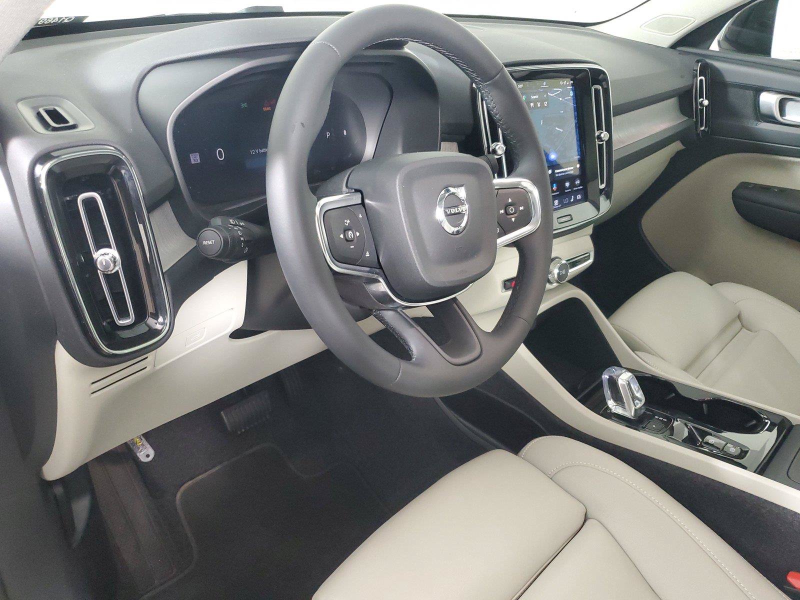 Used 2026 Volvo XC40 B5 Plus AWD/4WD image 24