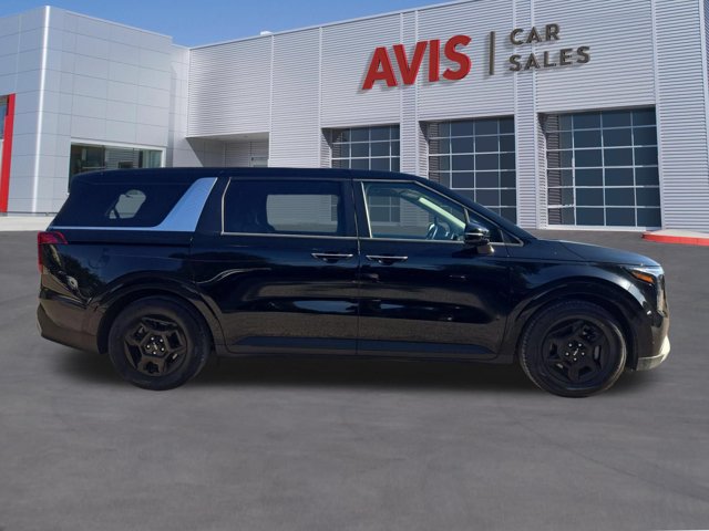 Used 2025 Kia Carnival FWD image 5