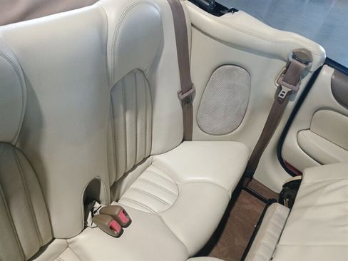 Used 2001 Jaguar XK8 Convertible image 32