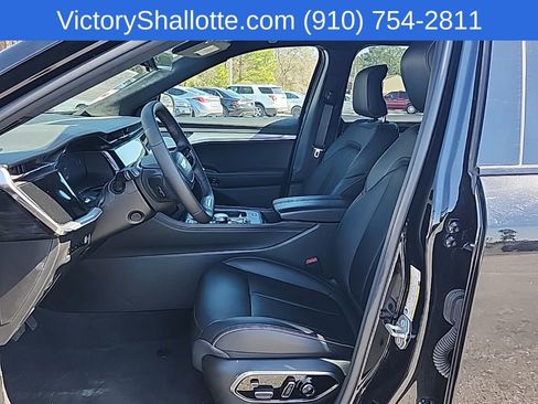 Used 2024 Jeep Wagoneer Launch Edition image 18