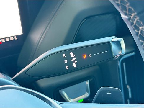 Used 2025 GMC Yukon AT4 w/ AT4 Premium Plus Package image 17