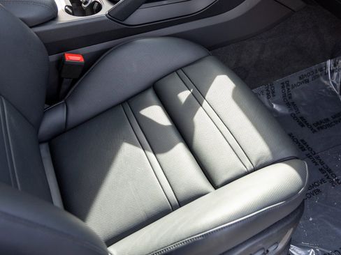 Certified 2025 Porsche Cayenne Coupe image 52