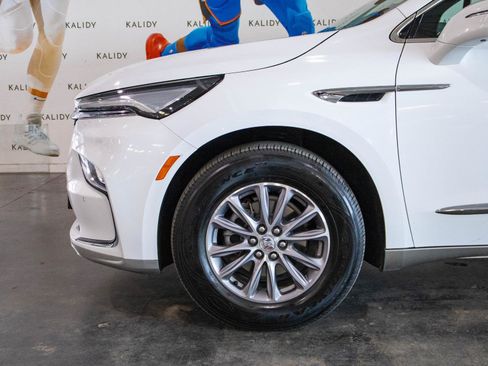 Used 2024 Buick Enclave Premium image 16