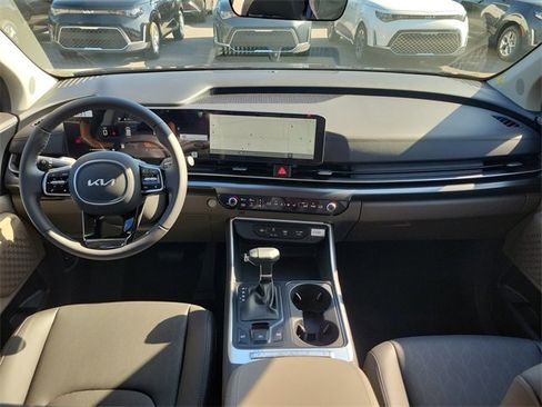 New 2026 Kia Carnival LXS image 17