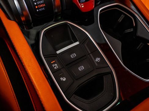 Used 2022 Lamborghini Urus image 67