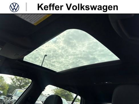 Used 2020 Volkswagen GTI SE FWD image 28