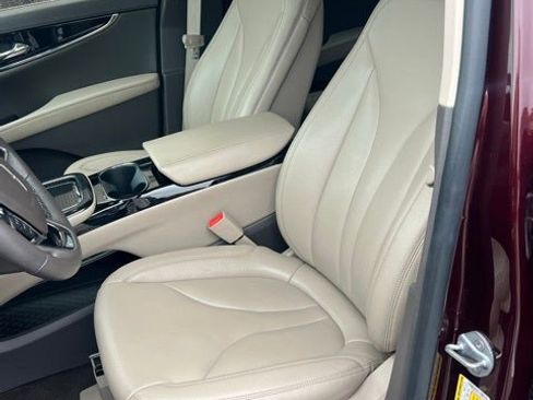 Used 2022 Lincoln Nautilus FWD w/ Premium Package image 13