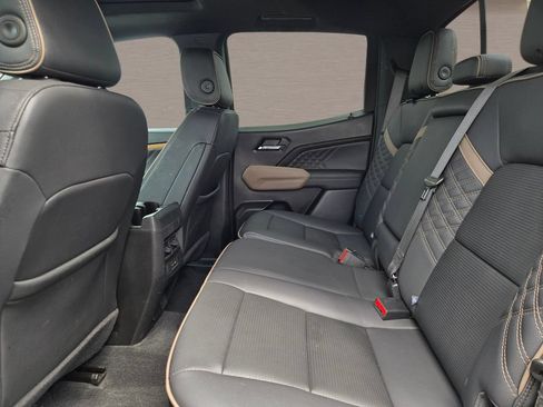 Used 2024 GMC Canyon Denali AWD/4WD image 13