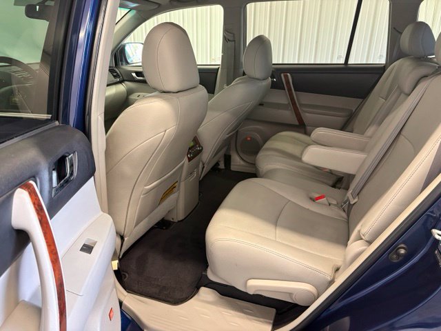 Used 2012 Toyota Highlander Limited w/ Tow Pkg FWD image 12