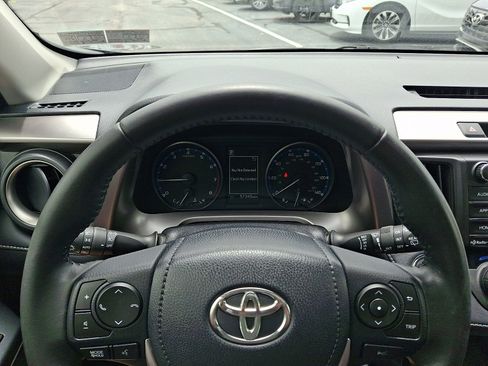 Used 2018 Toyota RAV4 XLE w/ Plus Extra Value Package AWD/4WD image 18