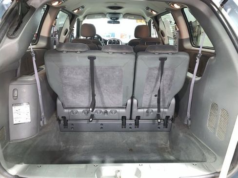 Used 2005 Chrysler Town & Country Touring image 24