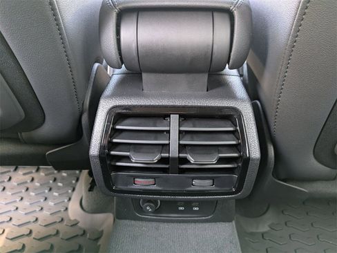 New 2025 Audi Q3 2.0T Premium image 31