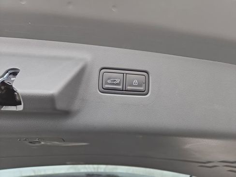 Certified 2025 Hyundai Santa Fe SEL image 29