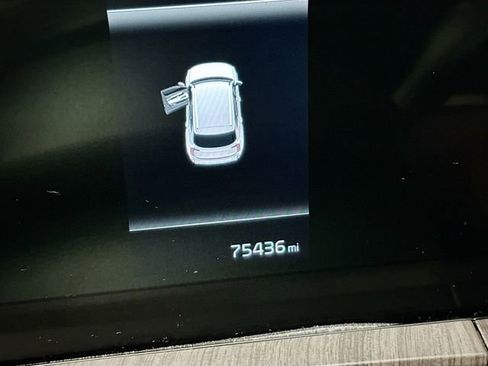 Used 2023 Kia Telluride EX w/ EX Captain's Chair Package image 12