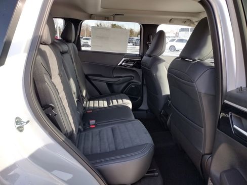 New 2026 Mitsubishi Outlander Trail Edition image 10