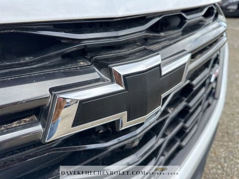 Used 2023 Chevrolet Traverse RS image 37