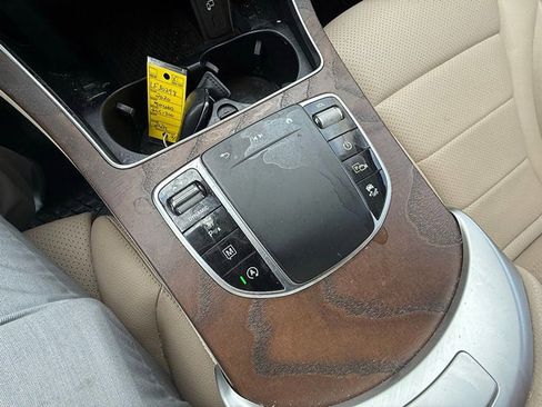 Used 2020 Mercedes-Benz GLC 300 4MATIC image 28