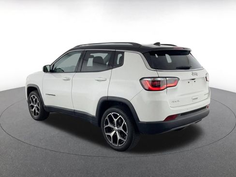 Used 2025 Jeep Compass Limited AWD/4WD image 5