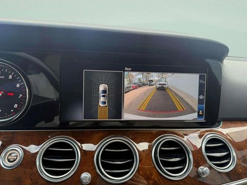 Used 2017 Mercedes-Benz E 300 4MATIC image 25