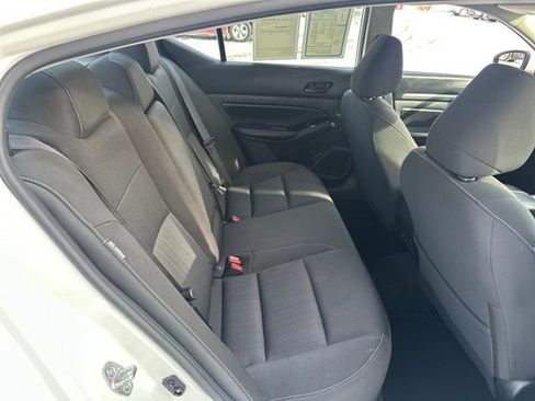 Used 2023 Nissan Altima 2.5 SV image 14